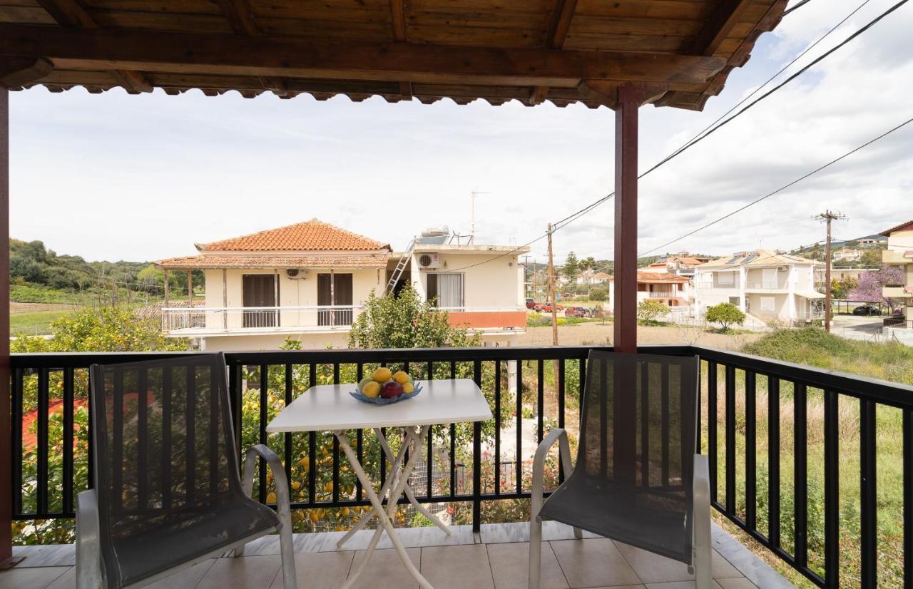 Tsimiklis Apartments Finikounta Luaran gambar