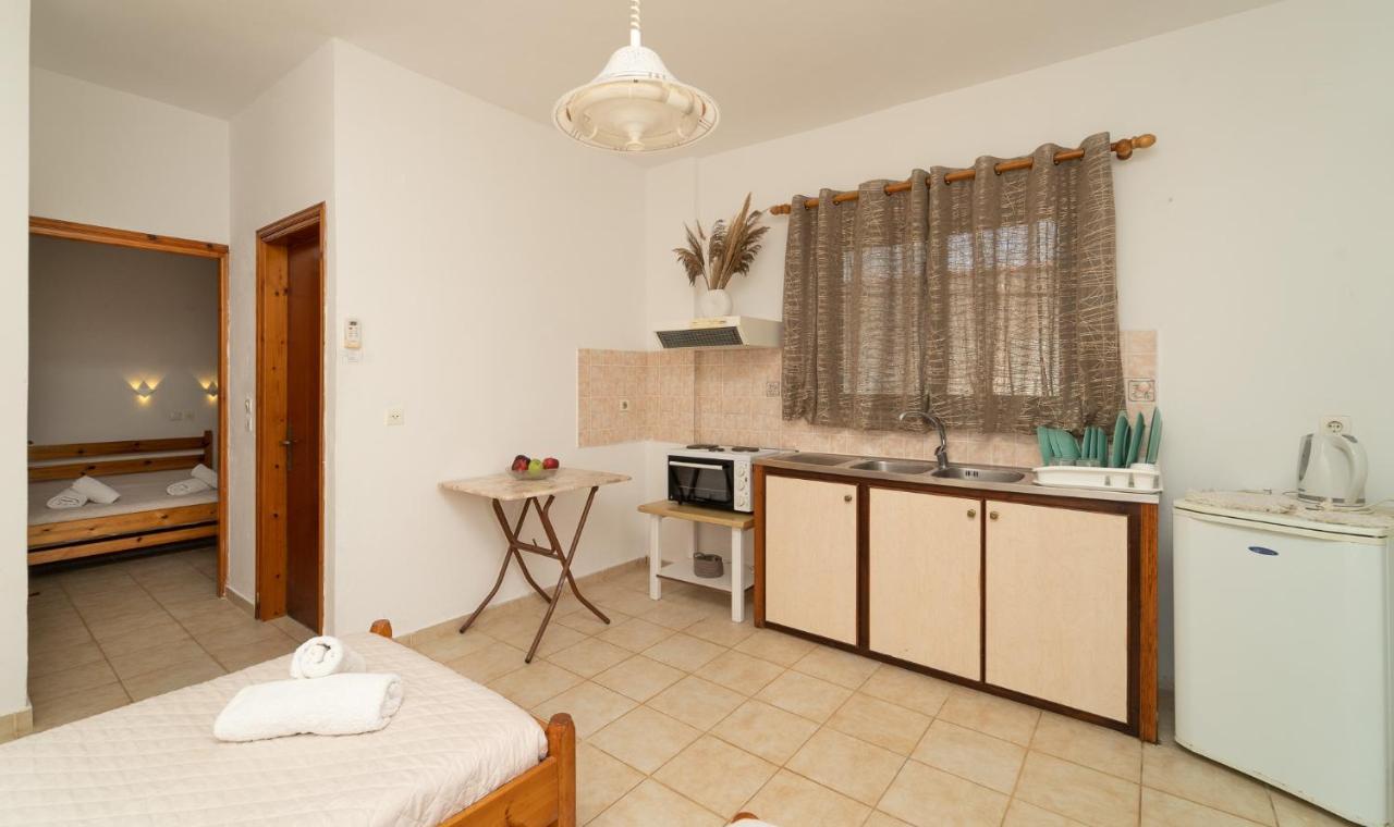 Tsimiklis Apartments Finikounta Luaran gambar