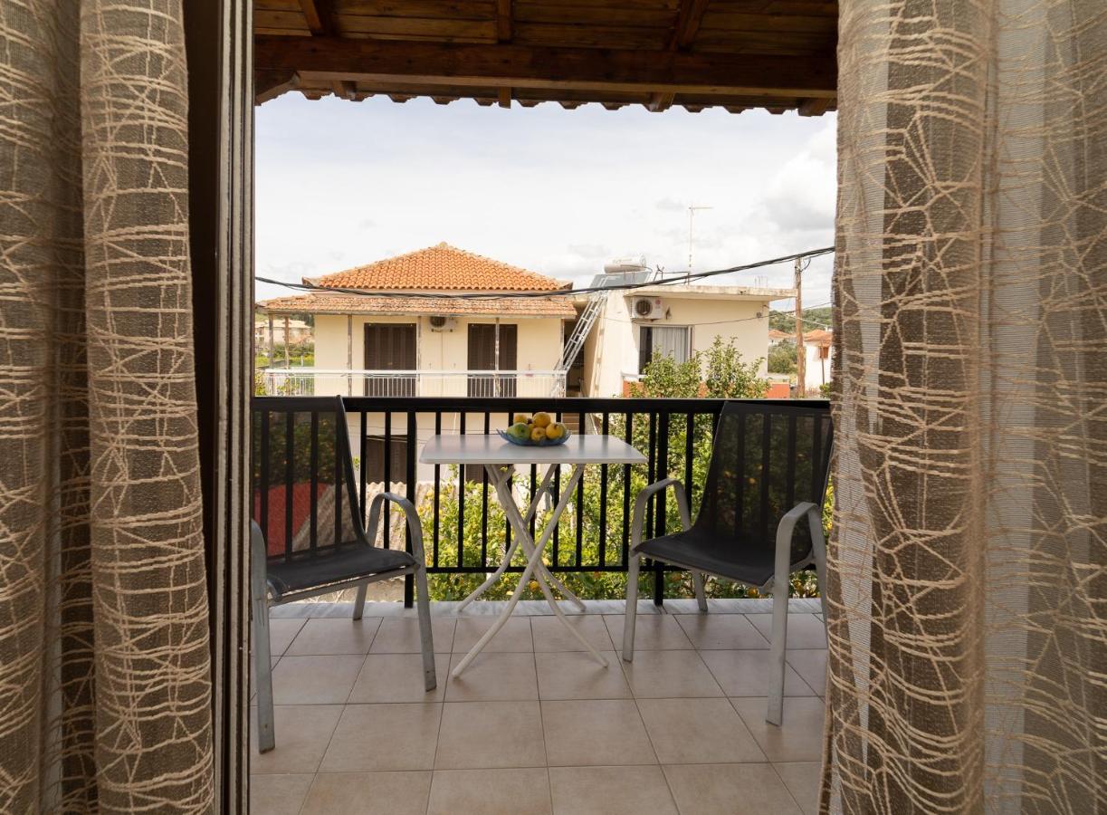 Tsimiklis Apartments Finikounta Luaran gambar