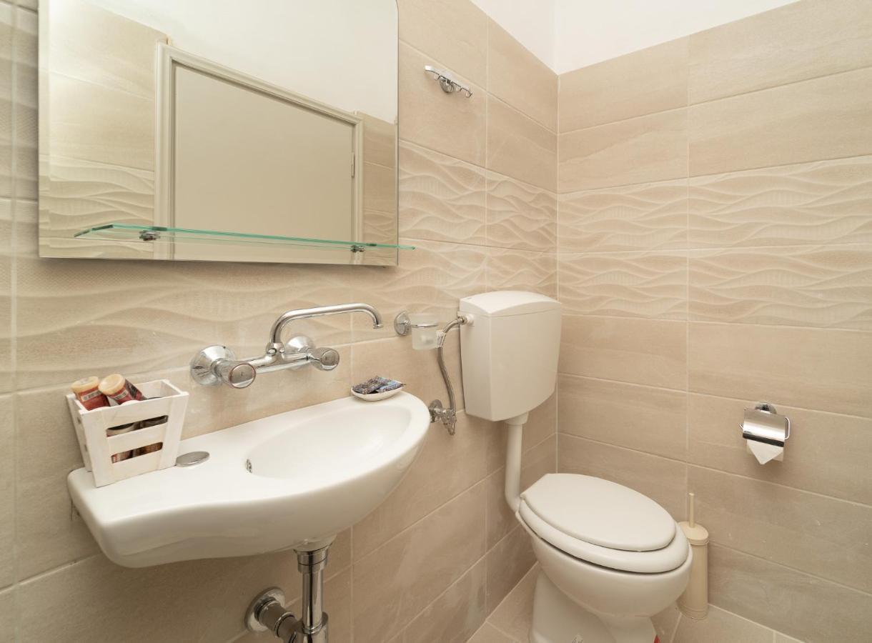 Tsimiklis Apartments Finikounta Luaran gambar