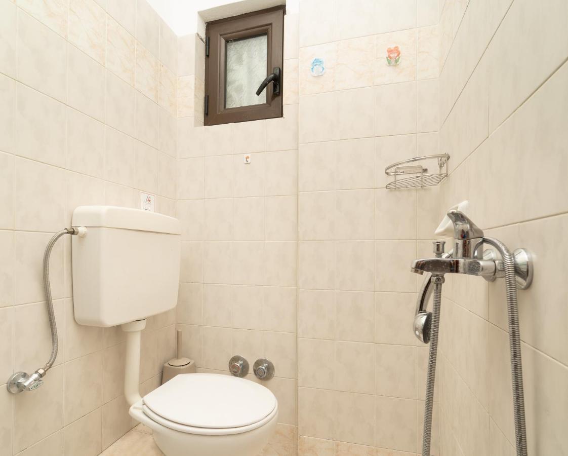 Tsimiklis Apartments Finikounta Luaran gambar