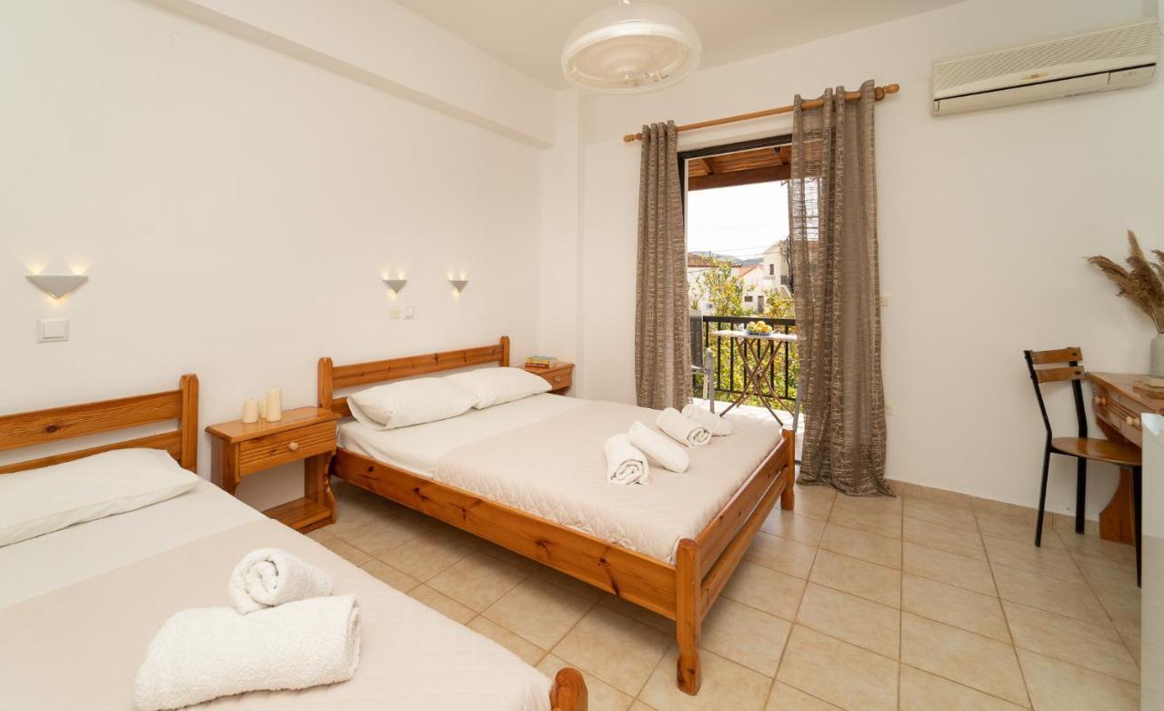Tsimiklis Apartments Finikounta Luaran gambar