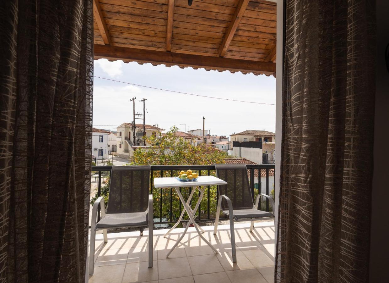 Tsimiklis Apartments Finikounta Luaran gambar
